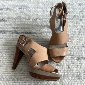MICHAEL Michael Kors Tan Platform Sandal - Size 8